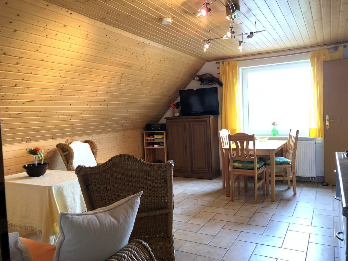 Ferienwohnung Mit Garten 维克 外观 照片